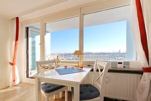 Haus Metropol, App. 142, Wohn-Schlafzimmer