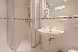 Haus Metropol, App. 200, Badezimmer