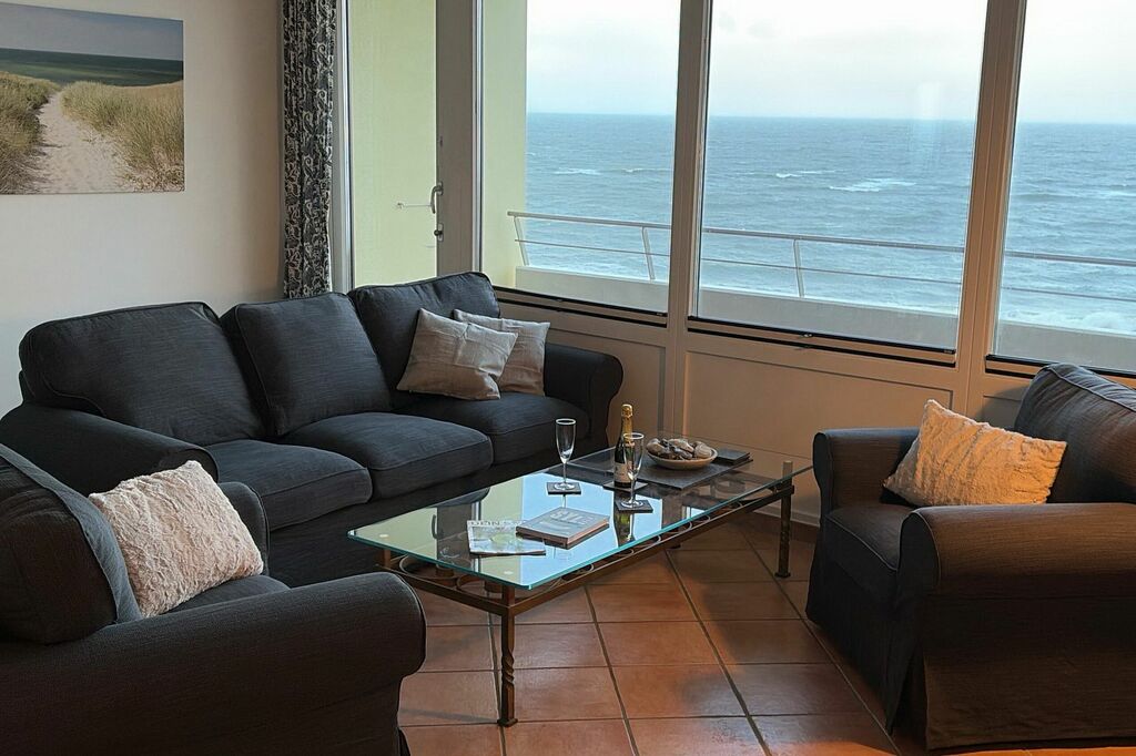 Haus Metropol, App. 135, Wohnzimmer