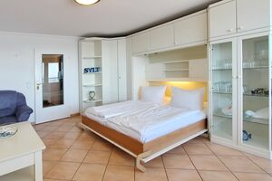 Haus Metropol, App. 154, Wohn-Schlafzimmer